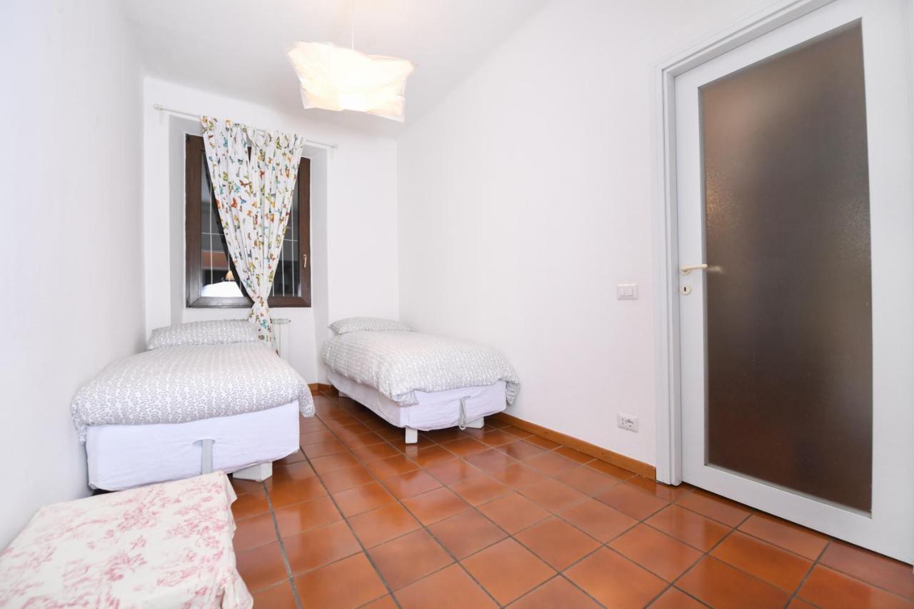 Villa Pinetina B&B Lasnigo Eksteriør bilde